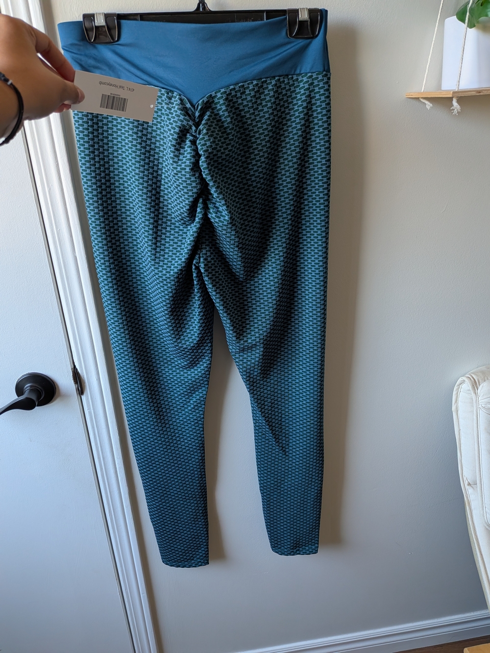 BNWT Ruched Booty Viral Teal Honeycomb Textured Leggings